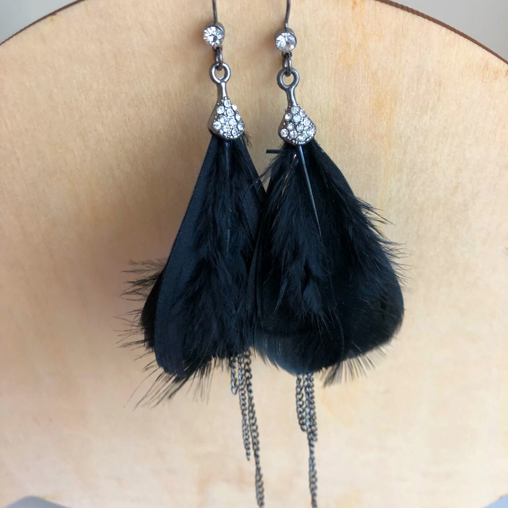 💗Black feather, rhinestone & chain earrings Chic sassy goth rocker
